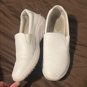 Hawkwell White nursing shoe Women's Mules & Clogs